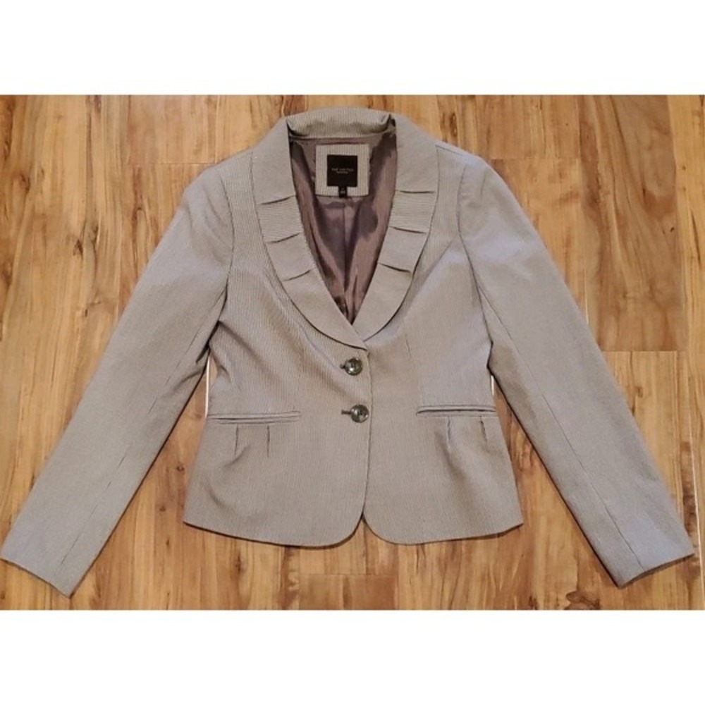 The Limited Fitted Pinstripe 2 Button‎ Blazer size Small